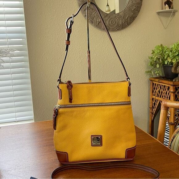 NWOT Dooney & Bourke Pebbled Leather Dandelion Crossbody Purse - Picture 3 of 16